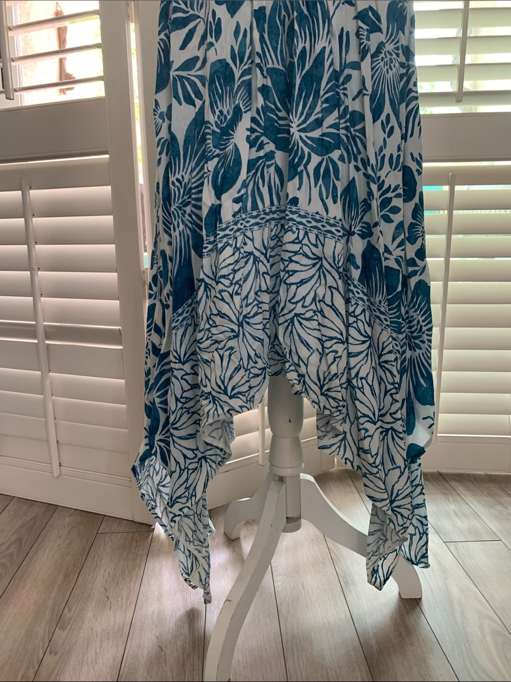 Angie Blue and White Floral Midi Dress. NWT - Picture 5 of 5